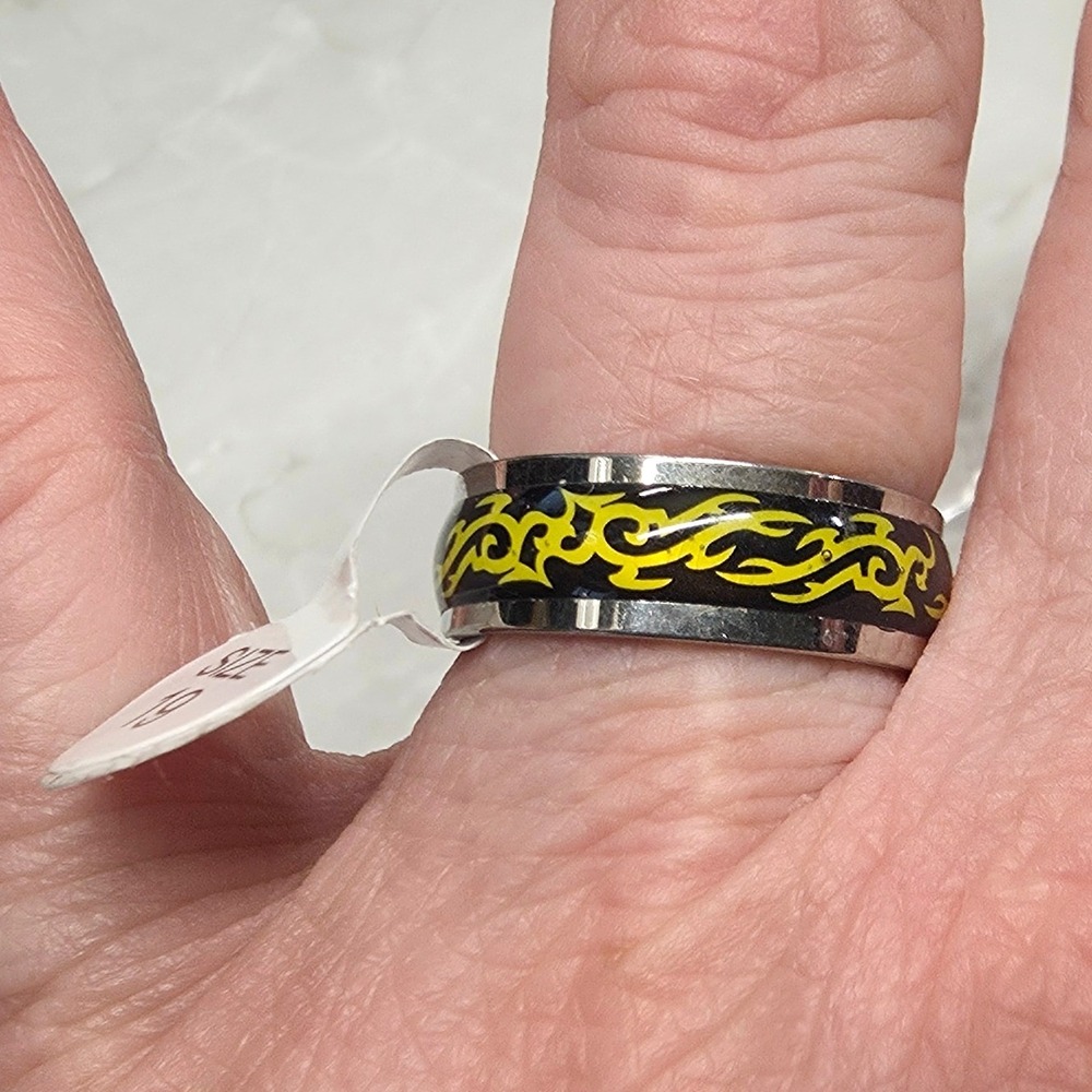 NEW Stainless Steel Tribal Flame Band Ring Size 8.5 Silver Tone Yellow Black